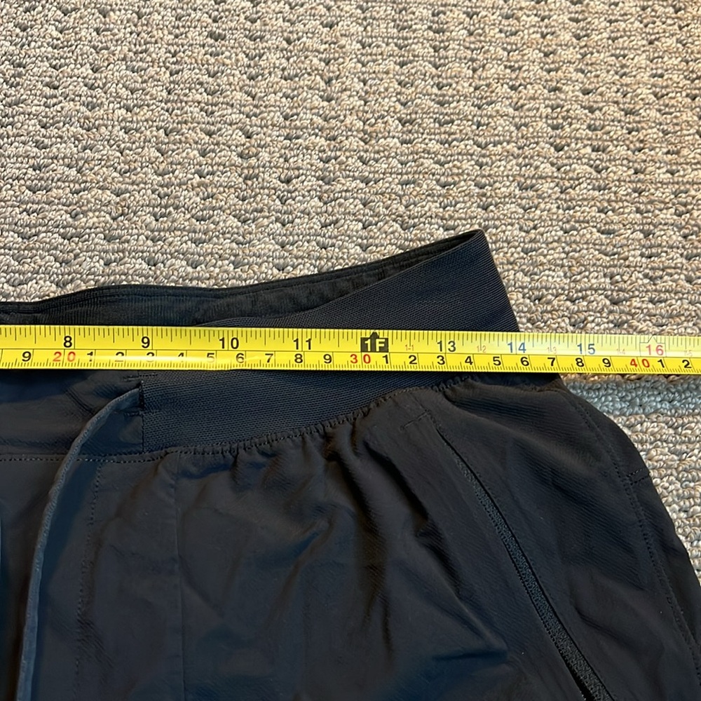 Men’s Lululemon License to Train Black 7” Athletic Shorts - Picture 7 of 15